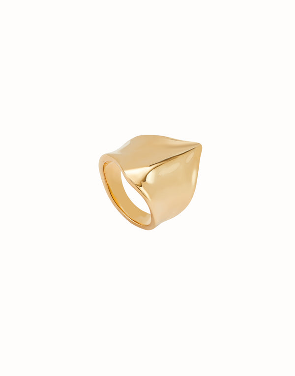 UNO de 50 Gold Solid Manta Ray-shaped Ring Size 15